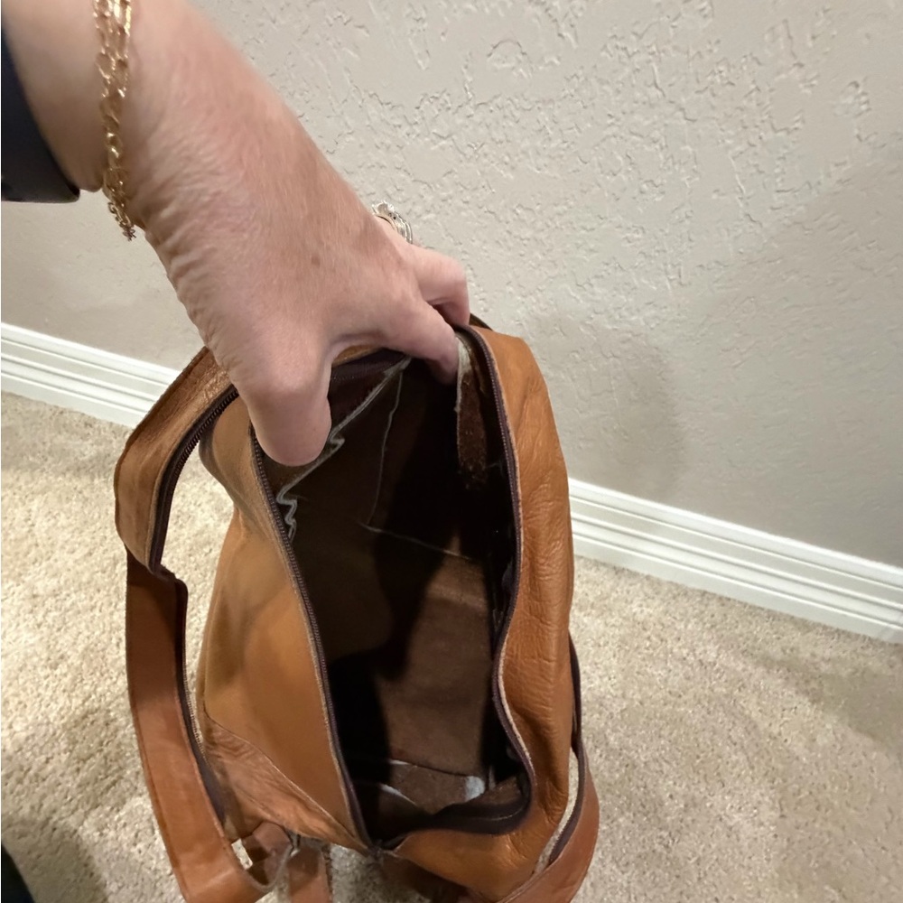 Genuine Leather Crossbody / Backpack - Picture 4 of 7